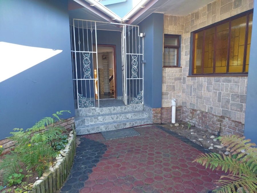 4 Bedroom Property for Sale in Heiderand Western Cape